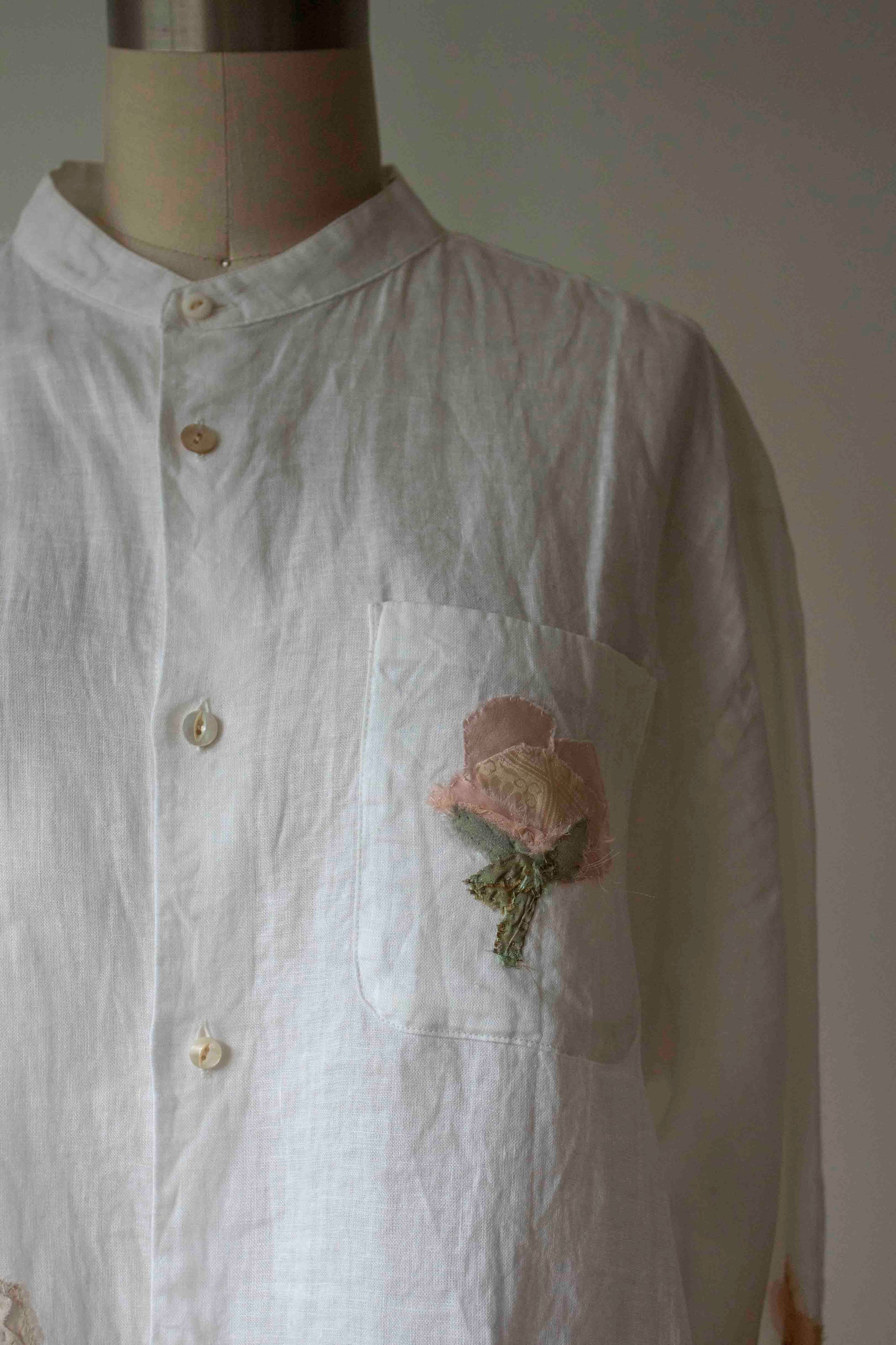 N° 258 multi pressed flower banded collar shirt - M