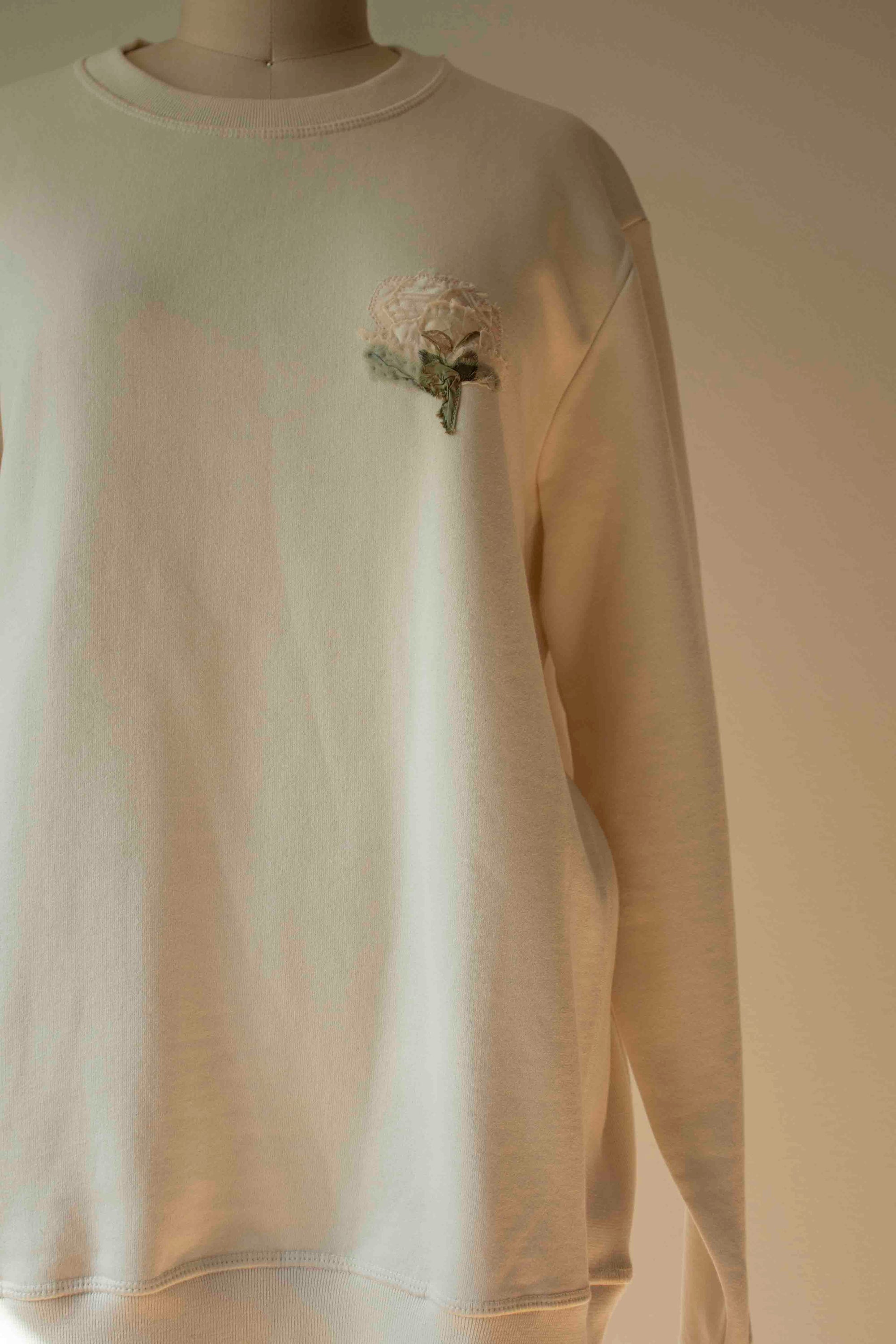 N° 356 pressed flower sweatshirt - M