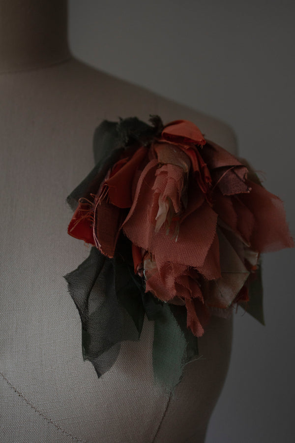 N° 184 falling flower brooch - shudei terracotta - L (made to order)