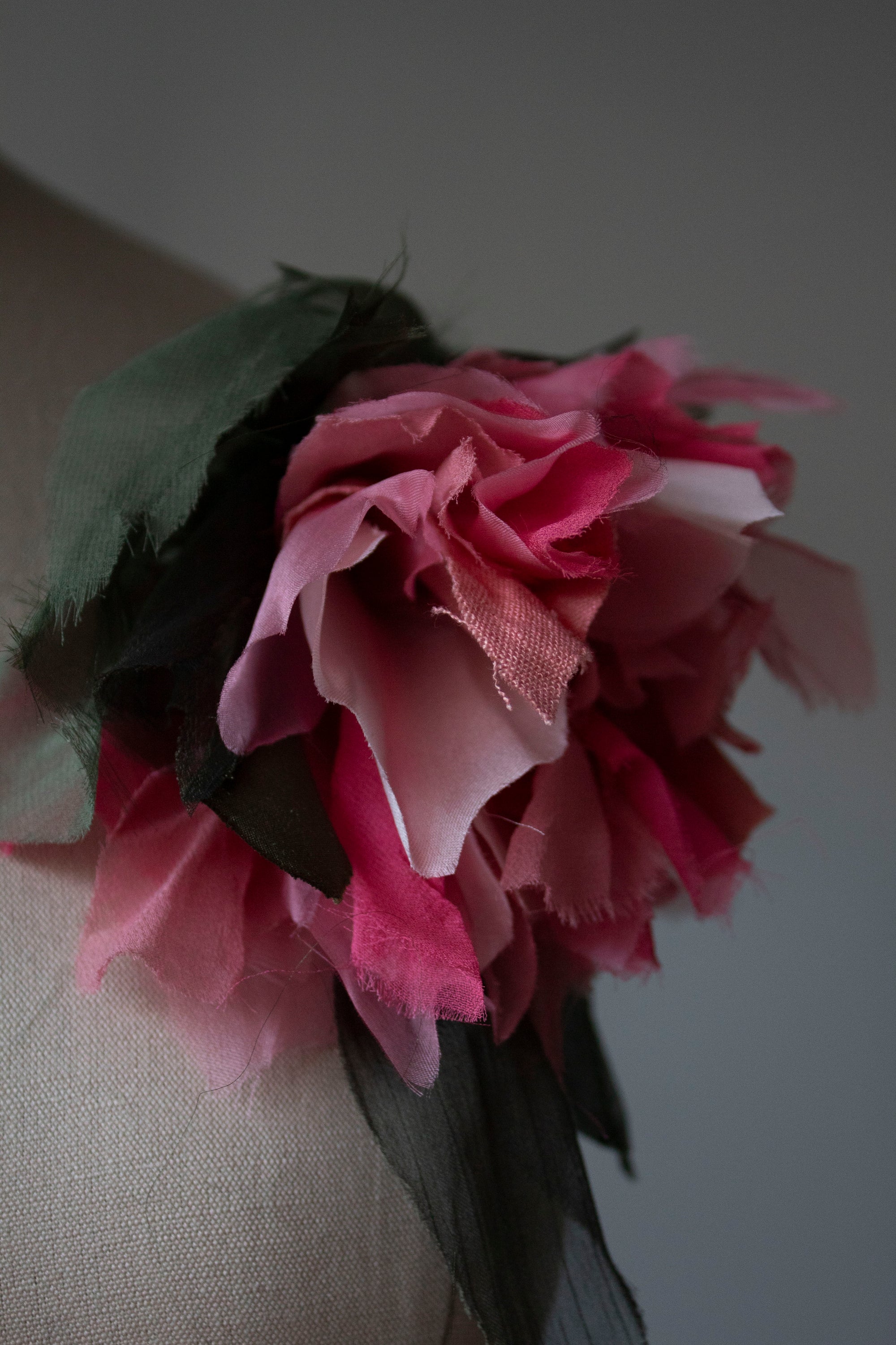 N° 184 falling flower brooch - akizakura pink - L (made to order)