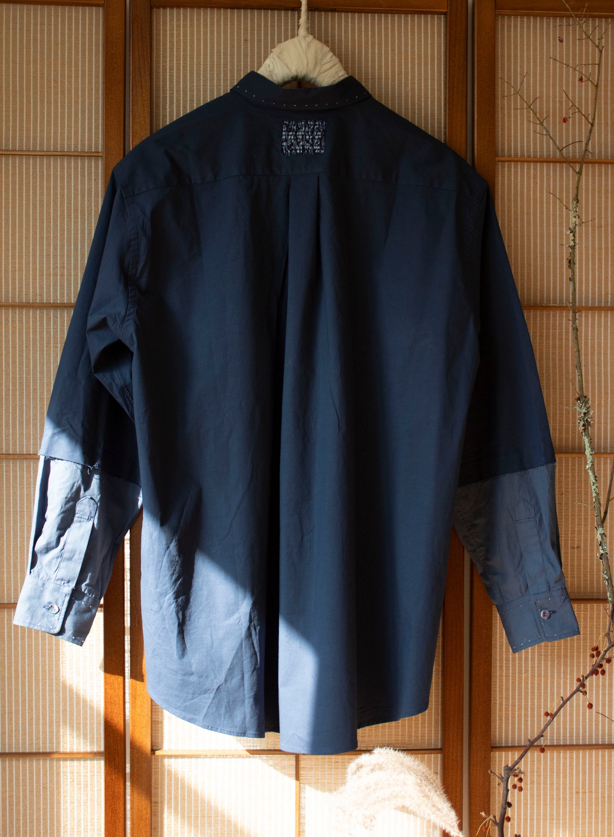 N° 296 paneled sleeve shirt - umi blue/sora blue - M